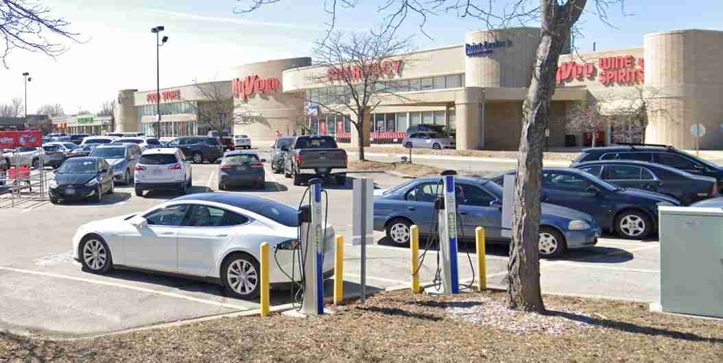 Hy-Vee - 3rd and Ward-0